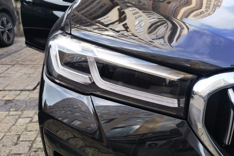 Used BMW 5 Series 2022 Restyled 525Li M Sport Package Right Front Headlight
