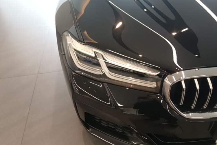Used BMW 5 Series 2022 530Li xDrive M Sport Package Right Front Headlight