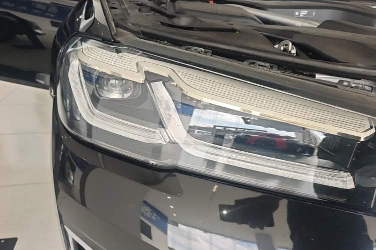 Used BMW 5 Series 2022 Restyled 525Li Luxury Package Right Front Headlight