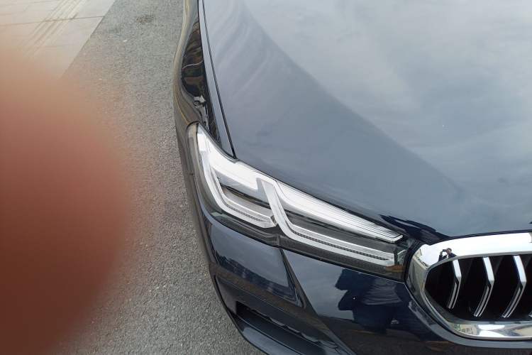 Used BMW 5 Series 2022 Second Facelift 530Li Leading Edition M Sport Package Right Front Headlight