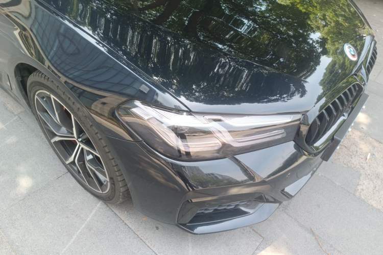 Used BMW 5 Series 2022 Restyled 540i Luxury Edition M Sport Package Right Front Headlight