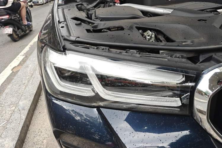 Used BMW 5 Series 2022 Restyled 525Li M Sport Package Right Front Headlight