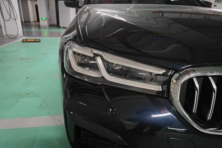 Used BMW 5 Series 2022 Restyled 530Li Leading Edition M Sport Package Right Front Headlight