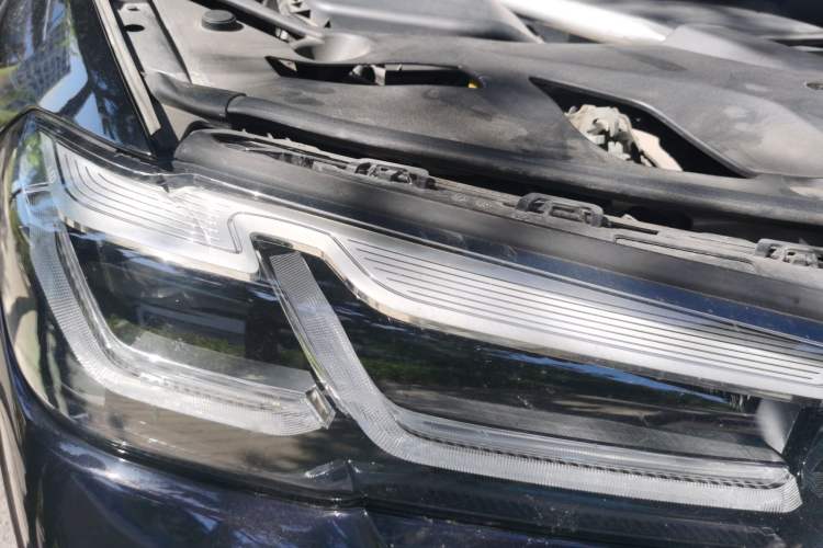 Used BMW 5 Series 2022 525Li M Sport Package Right Front Headlight