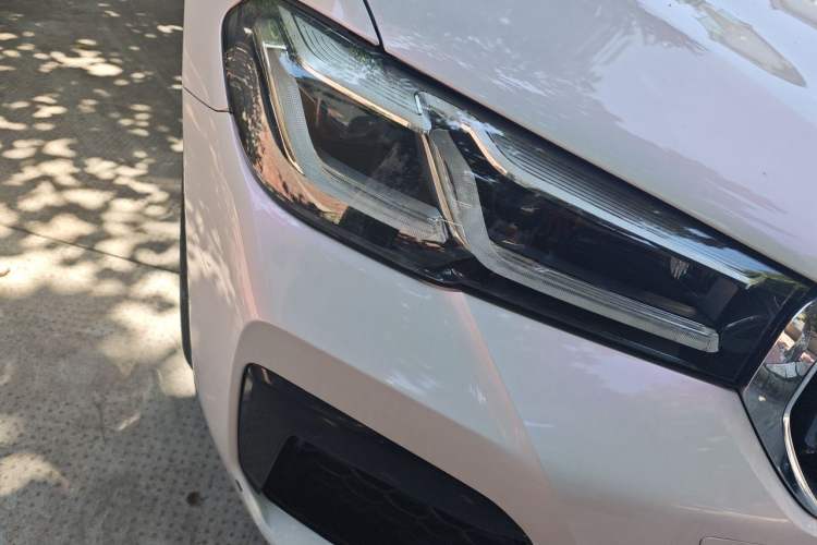 Used BMW 5 Series 2022 Second Facelift 530Li Luxury Version M Sport Package Right Front Headlight