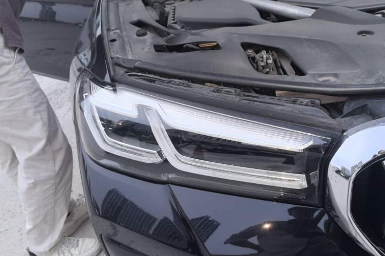 Used BMW 5 Series 2022 Revised Version 3 530Li Luxury Edition M Sport Package Right Front Headlight