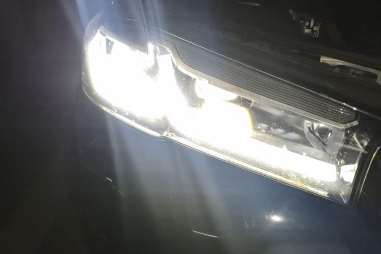 Used BMW 5 Series 2022 Second Facelift 530Li Luxury Version M Sport Package Right Front Headlight