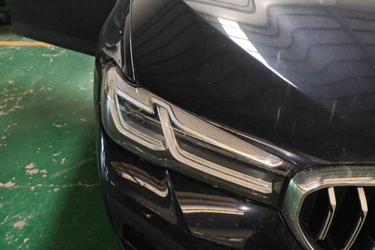 Used BMW 5 Series 2022 Second Facelift 530Li Luxury Version M Sport Package Right Front Headlight