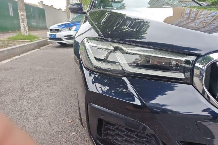 Used BMW 5 Series 2022 525Li M Sport Package Right Front Headlight