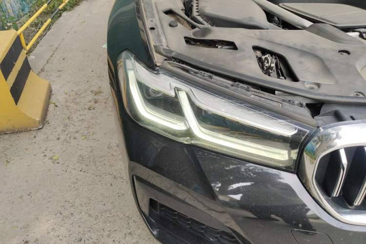 Used BMW 5 Series 2022 Revised Version 530Li xDrive M Sport Package Right Front Headlight
