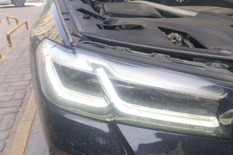 Used BMW 5 Series 2022 Second Facelift 530Li xDrive M Sport Package Right Front Headlight