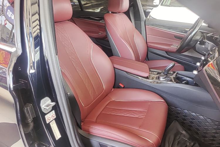 Used BMW 5 Series 2022 Second Facelift 525Li M Sport Package Right Front Seat