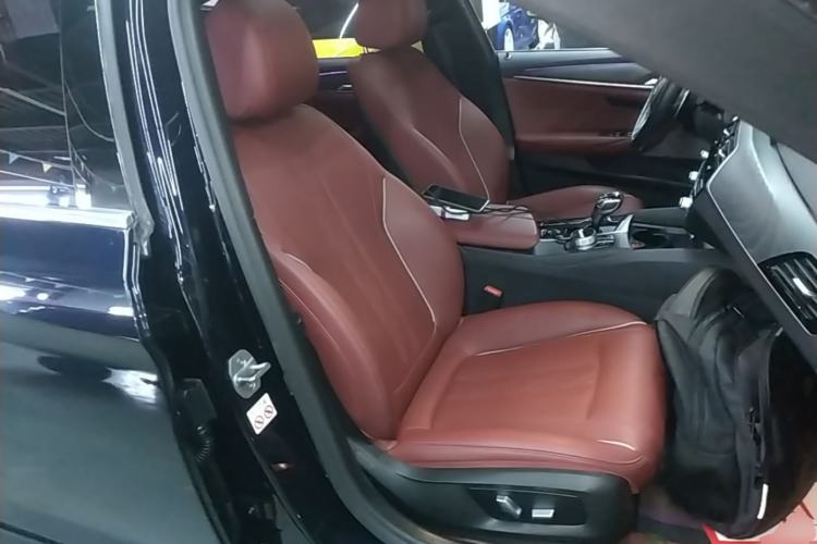 Used BMW 5 Series 2022 Revised Version 530Li xDrive M Sport Package Right Front Seat