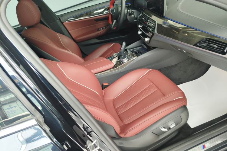Used BMW 5 Series 2022 Restyled 525Li M Sport Package Right Front Seat