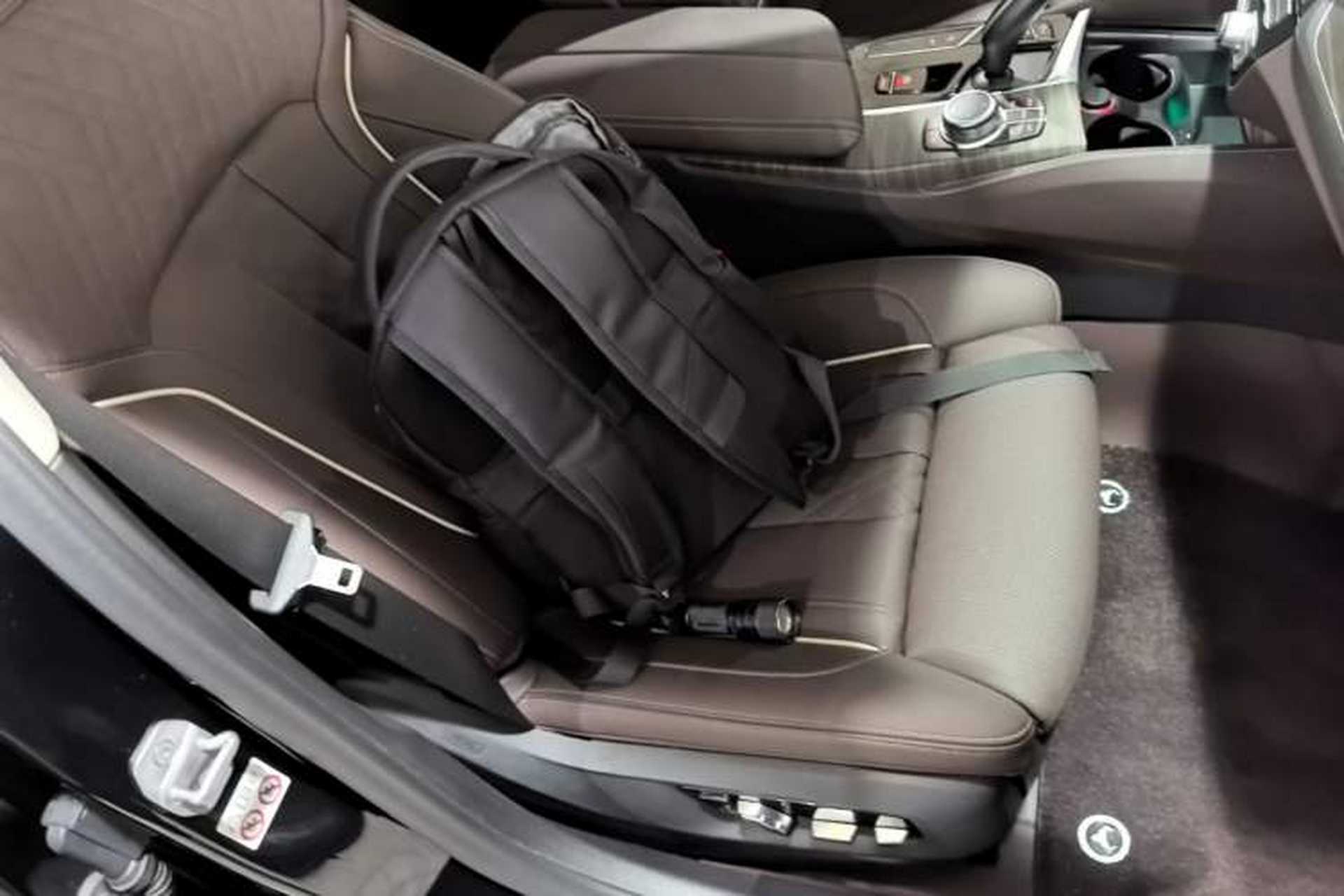 Used BMW 5 Series 2022 Second Facelift 530Li Luxury Edition Premium Package Right Front Seat