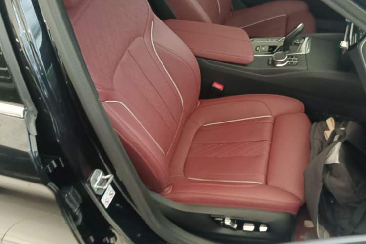 Used BMW 5 Series 2022 Revised Version 3 530Li Luxury Edition M Sport Package Right Front Seat