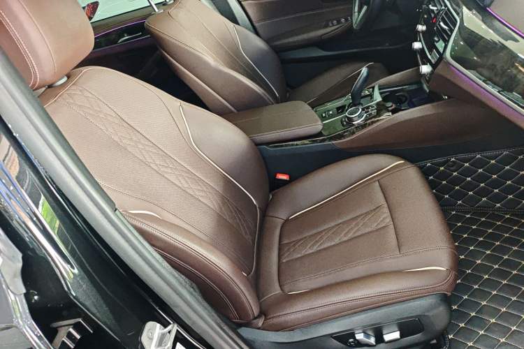 Used BMW 5 Series 2022 Restyled 525Li M Sport Package Right Front Seat