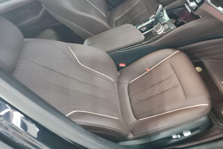 Used BMW 5 Series 2022 525Li M Sport Package Right Front Seat