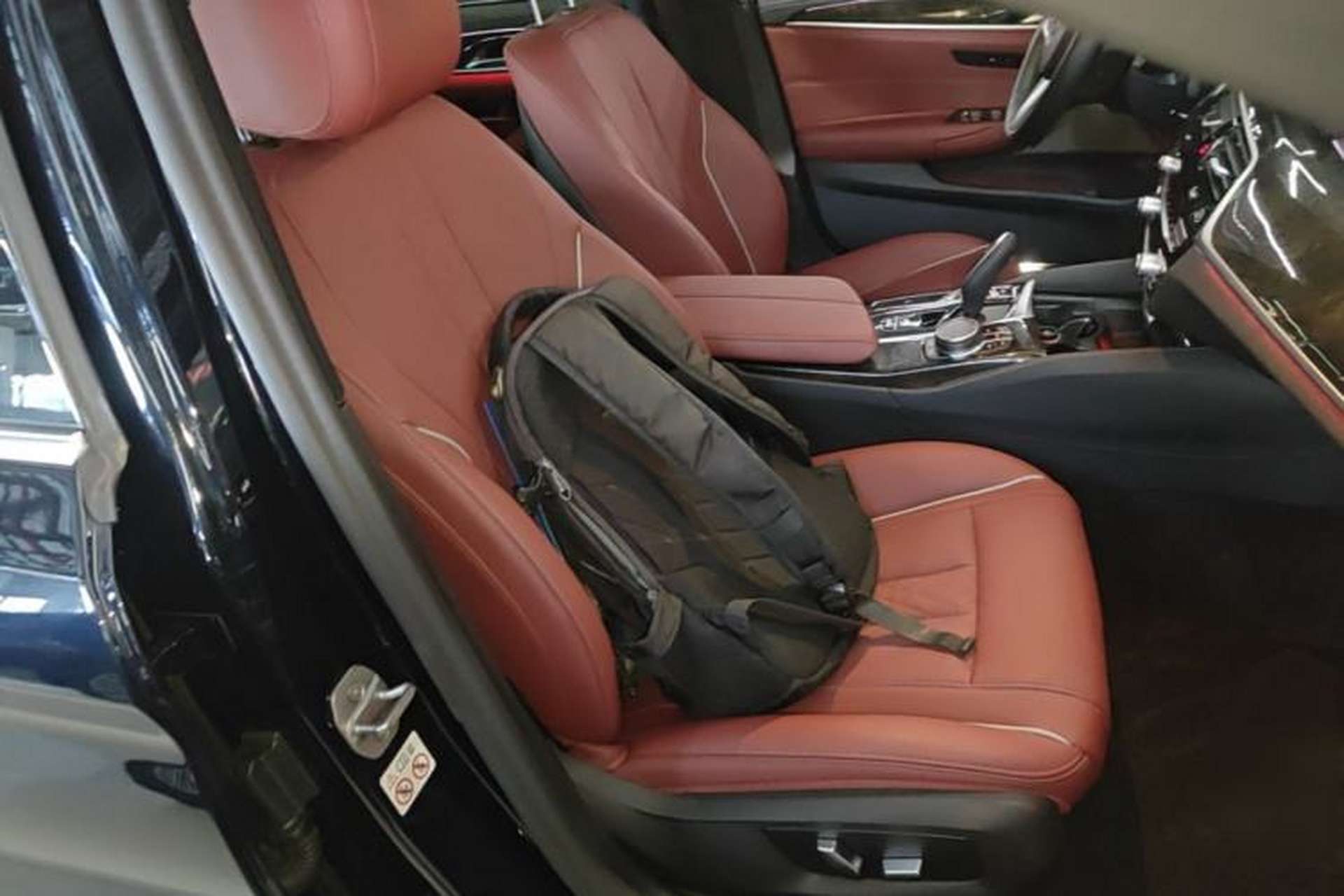 Used BMW 5 Series 2022 Second Facelift 525Li M Sport Package Right Front Seat