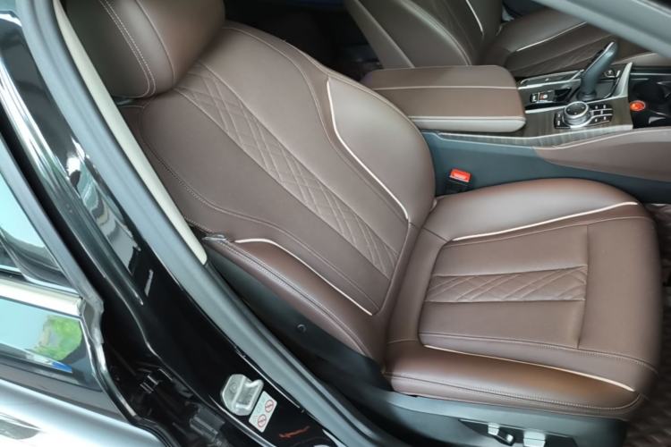 Used BMW 5 Series 2022 Updated 530Li Leading Edition Luxury Package Right Front Seat