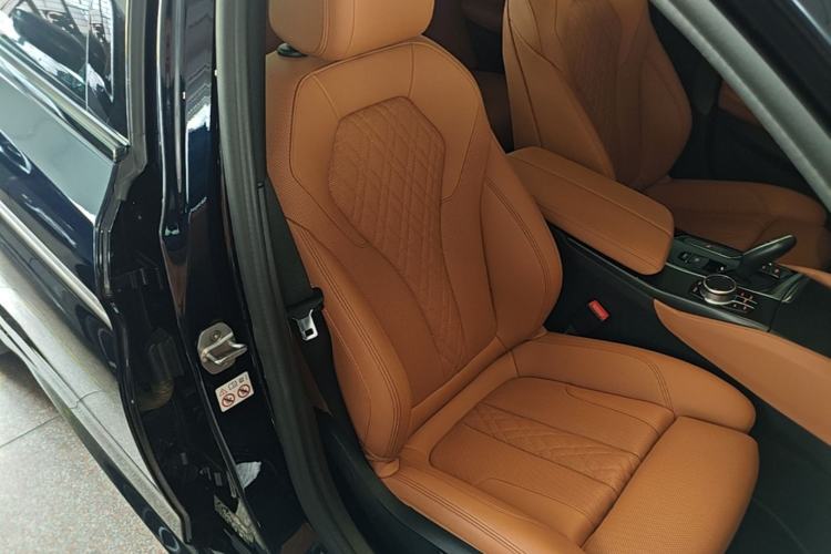 Used BMW 5 Series 2022 530i M Sport Package Right Front Seat