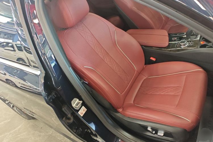 Used BMW 5 Series 2022 Restyled 525Li M Sport Package Right Front Seat