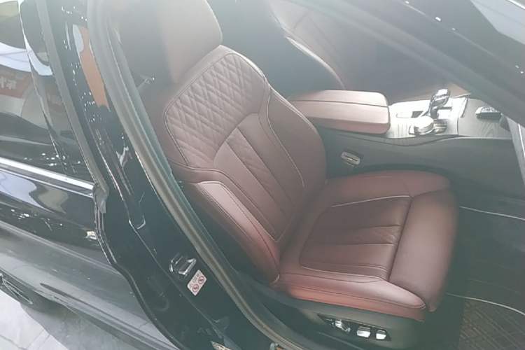 Used BMW 5 Series 2022 Revised Version 3 530Li Luxury Edition M Sport Package Right Front Seat