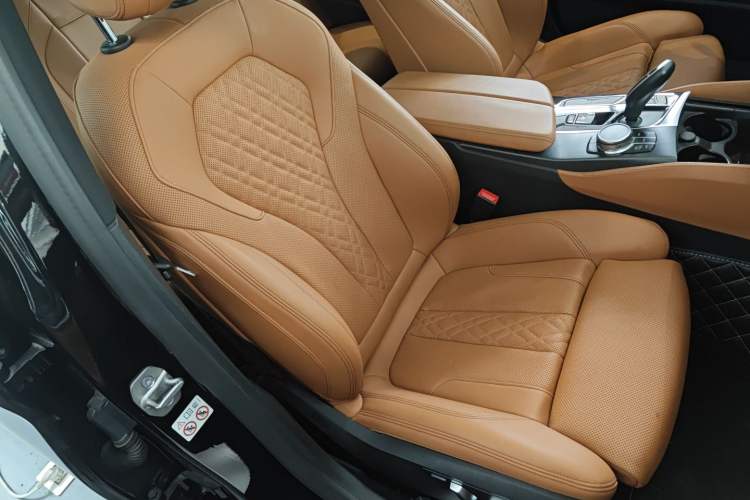 Used BMW 5 Series 2022 Second Facelift 525i M Sport Package Right Front Seat