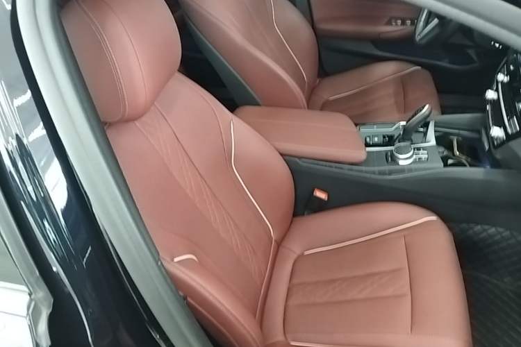 Used BMW 5 Series 2022 530Li Leading Model M Sport Package Right Front Seat