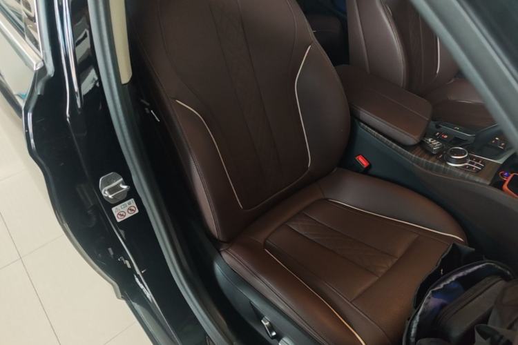 Used BMW 5 Series 2022 Updated 530Li Leading Edition Luxury Package Right Front Seat