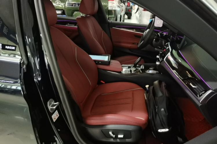 Used BMW 5 Series 2022 Second Facelift 525Li M Sport Package Right Front Seat