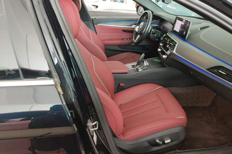 Used BMW 5 Series 2022 Second Facelift 530Li xDrive M Sport Package Right Front Seat