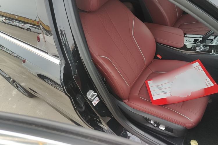 Used BMW 5 Series 2022 Restyled 525Li M Sport Package Right Front Seat