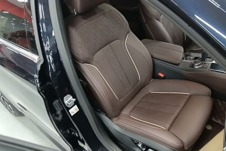 Used BMW 5 Series 2022 Revised Version 3 530Li Luxury Edition M Sport Package Right Front Seat