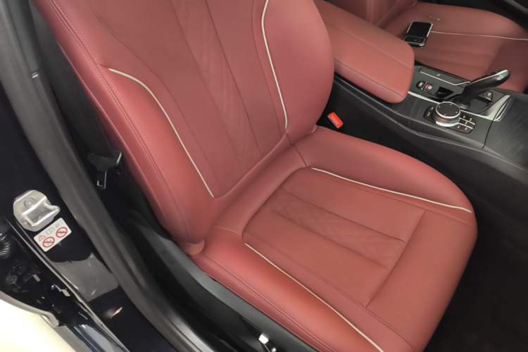 Used BMW 5 Series 2022 Restyled 530Li Leading Edition M Sport Package Right Front Seat