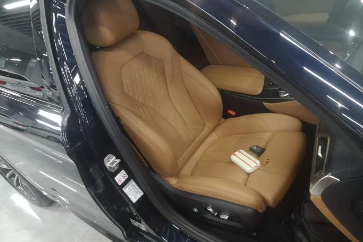 Used BMW 5 Series 2022 Restyled 525i M Sport Package Right Front Seat