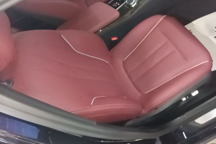 Used BMW 5 Series 2022 Second Facelift 525Li M Sport Package Right Front Seat