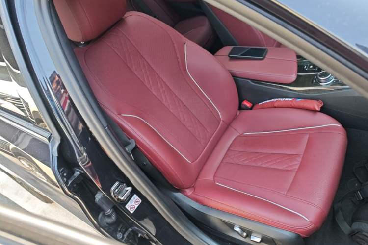 Used BMW 5 Series 2022 Restyled 525Li M Sport Package Right Front Seat