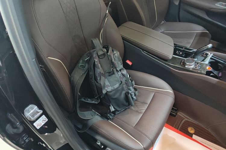 Used BMW 5 Series 2022 Second Facelift 525Li M Sport Package Right Front Seat