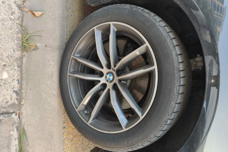 Used BMW 5 Series 2022 Restyled 525Li M Sport Package Right Front Wheel Hub