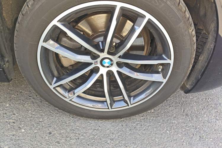 Used BMW 5 Series 2022 Restyled 525Li M Sport Package Right Front Wheel Hub