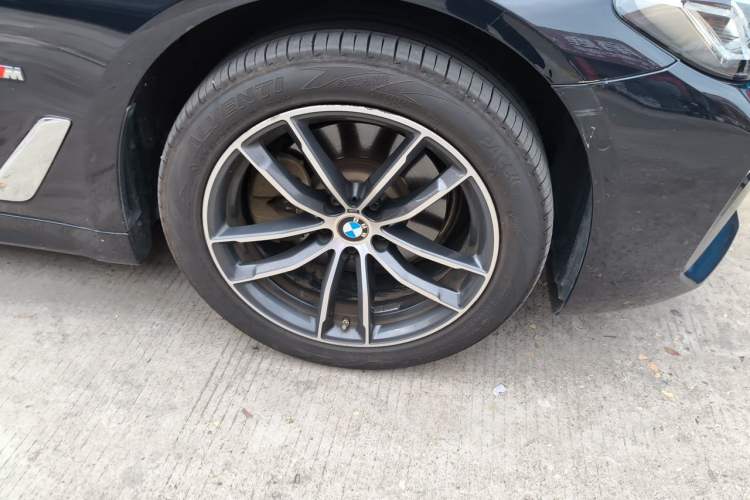 Used BMW 5 Series 2022 Restyled 525Li M Sport Package Right Front Wheel Hub