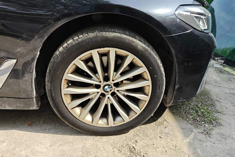 Used BMW 5 Series 2022 Second Facelift 525Li Luxury Package Right Front Wheel Hub