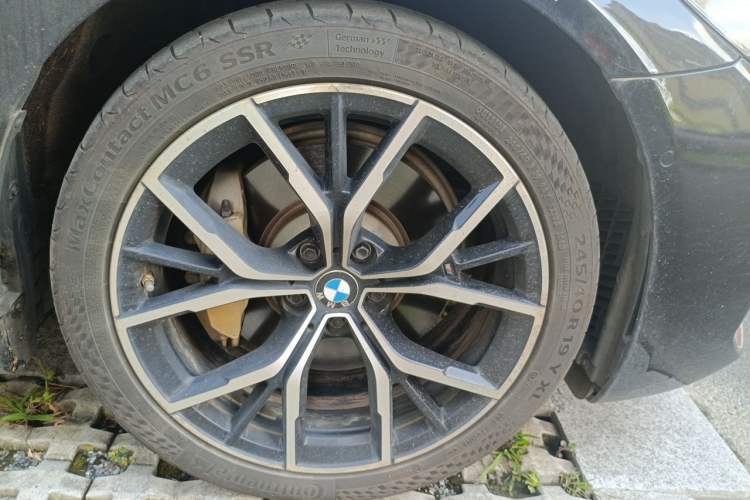 Used BMW 5 Series 2022 Restyled 530Li Luxury Edition M Sport Package Right Front Wheel Hub