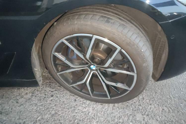 Used BMW 5 Series 2022 Second Facelift 530i M Sport Package Right Front Wheel Hub