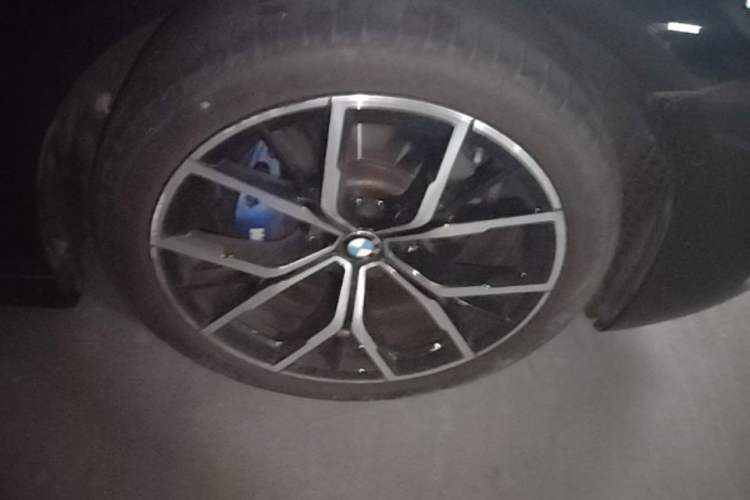 Used BMW 5 Series 2022 Second Facelift 530i M Sport Package Right Front Wheel Hub