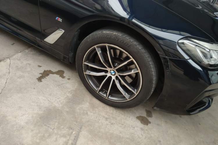 Used BMW 5 Series 2022 Second Facelift 525Li M Sport Package Right Front Wheel Hub