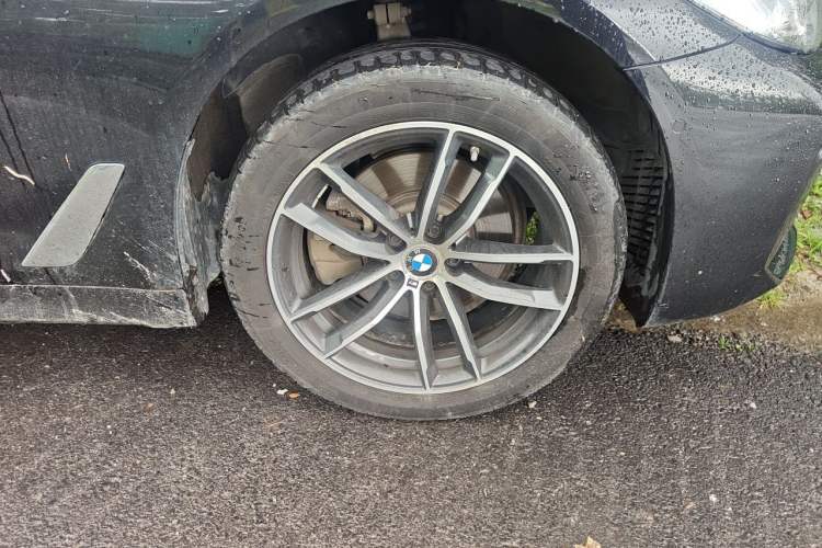 Used BMW 5 Series 2022 Restyled 525Li M Sport Package Right Front Wheel Hub