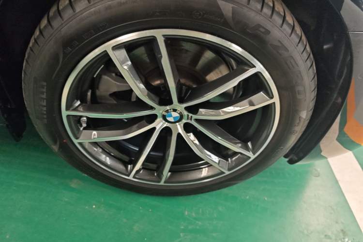 Used BMW 5 Series 2022 Restyled 525i M Sport Package Right Front Wheel Hub