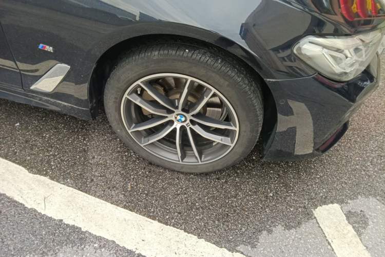 Used BMW 5 Series 2022 Restyled 525Li M Sport Package Right Front Wheel Hub